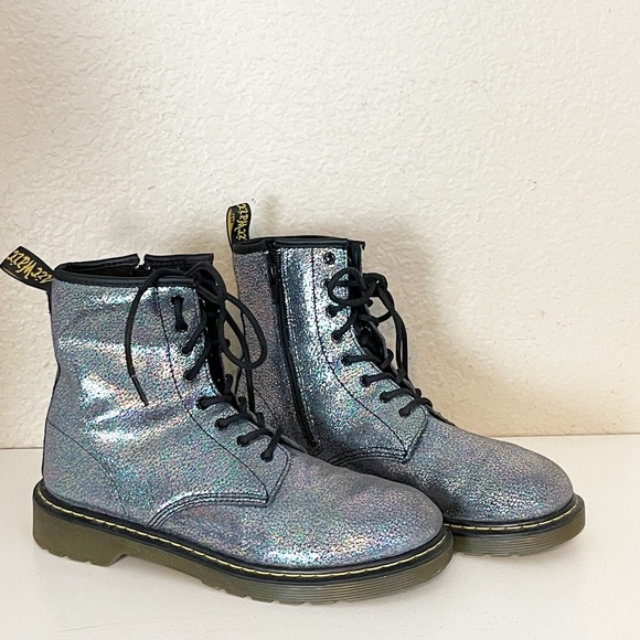Dr. Martens Delaney Iridescent Crackle Lace Up Side Zip Combat Boot Women’s 7.5 - Picture 1 of 15